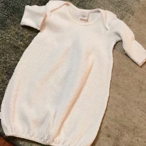 Paty Newborn gown